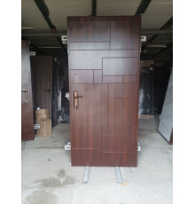 Вхідні двері Вулкан