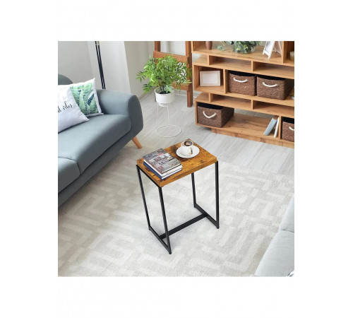 Вузький приставний столик — практичність у компактному форматіМ