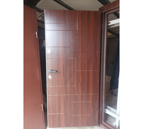 Вхідні двері Вікторія