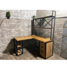 Письменный стол с выдвижными ящиками