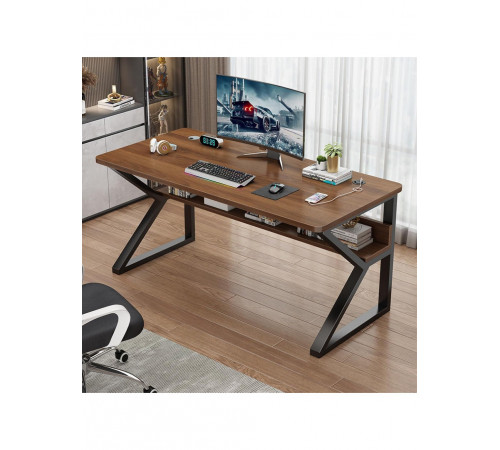 Компьютерный стол с металлическими ножками