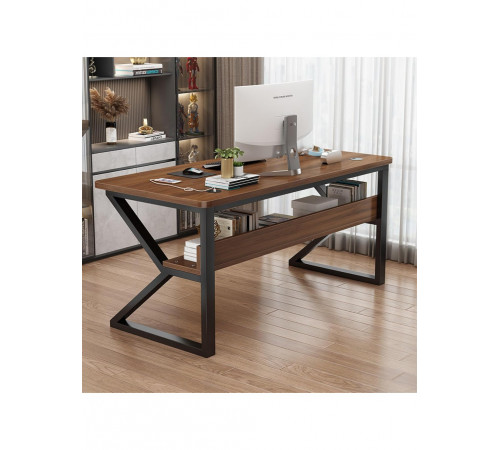 Компьютерный стол с металлическими ножками