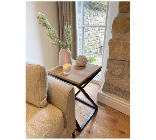 Журнальный столик – классика с лофт-акцентом