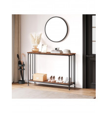 Вузький стіл у передпокої