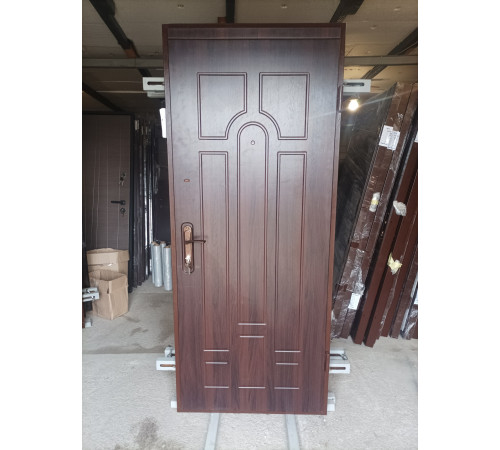 Вхідні двері Вулкан