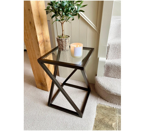 Приставной журнальный столик MSMLOFT — металлический каркас и стекло.