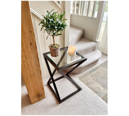 Приставной журнальный столик MSMLOFT — металлический каркас и стекло.