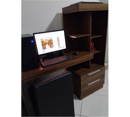 Стол письменный с библиотекой – 131×37×137 см.