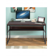 Компьютерный стол на металлической основе