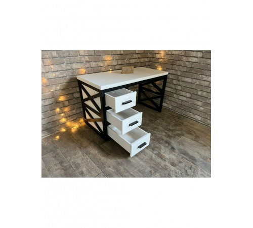 Письменный стол