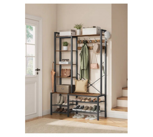 Прихожая со скамейкой и местом для хранения обуви