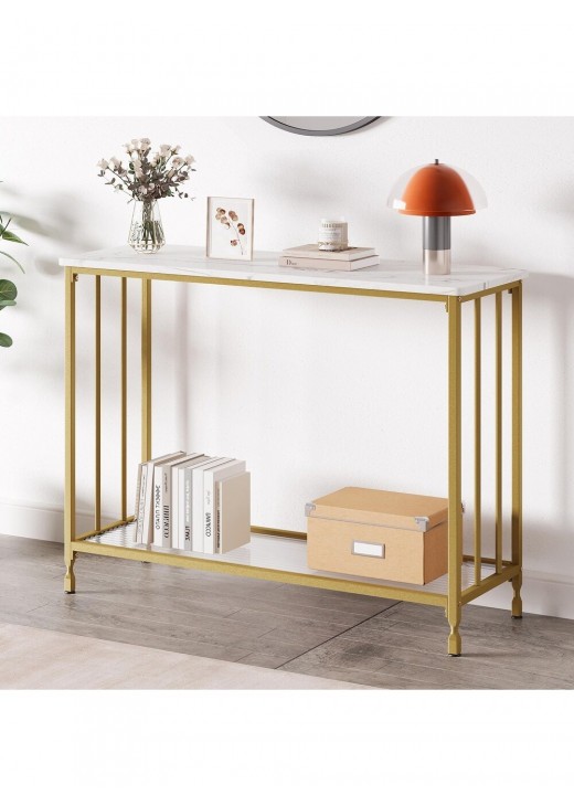 Вузький стіл у передпокої