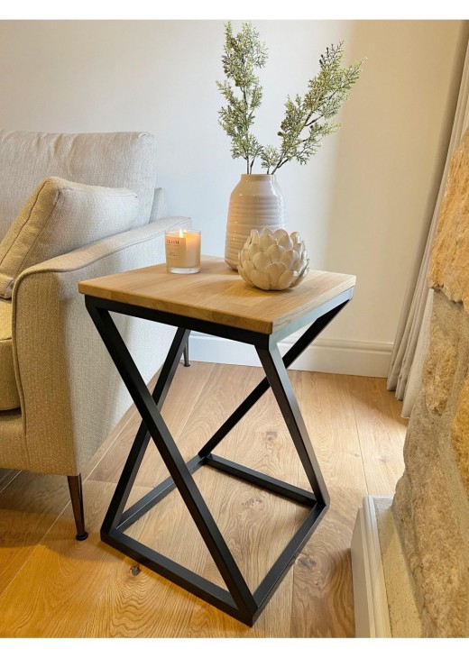 Журнальний столик