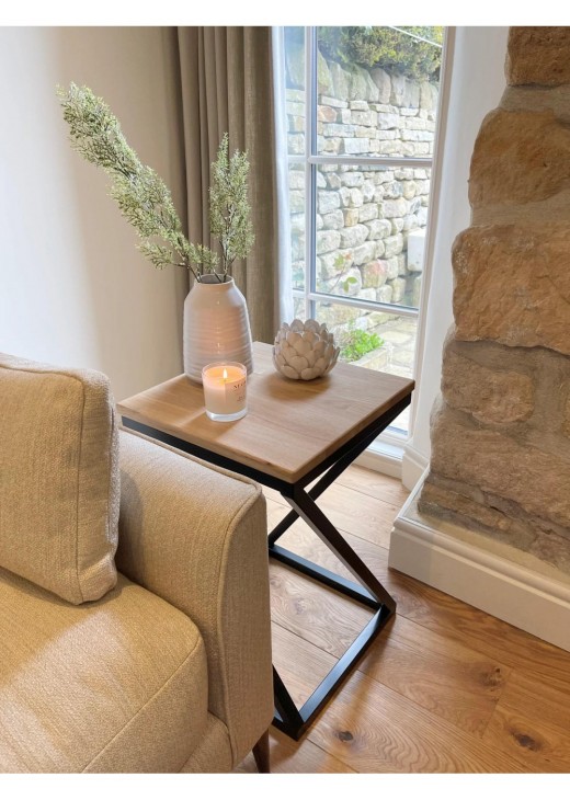 Журнальний столик