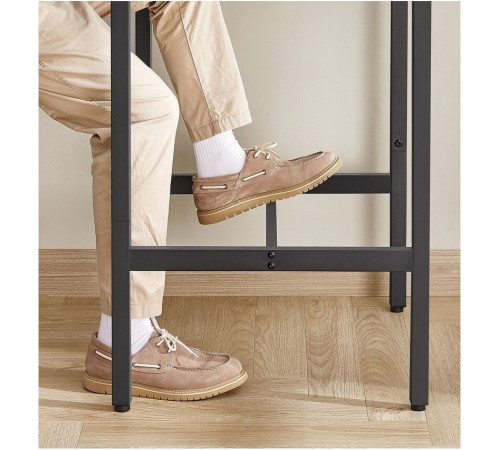 Барный стол с металлическим каркасом