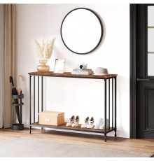 Вузький стіл у передпокої