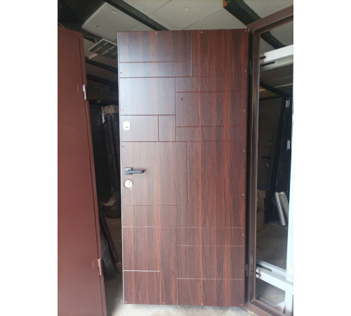 Вхідні двері Вікторія