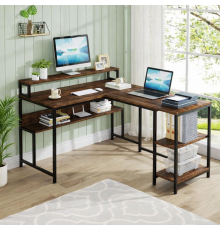 Двухсторонний L-образный стол полками и подставкой для монитора.