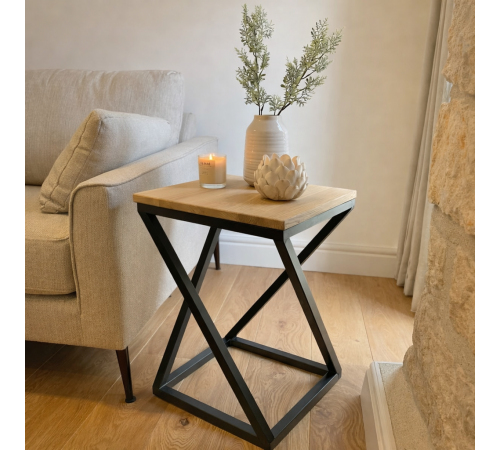 Журнальный столик – классика с лофт-акцентом