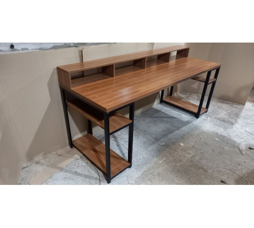 Компьютерный стол для монитора и 4 открытыми полками