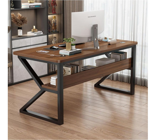 Компьютерный стол с металлическими ножками