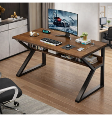 Компьютерный стол с металлическими ножками