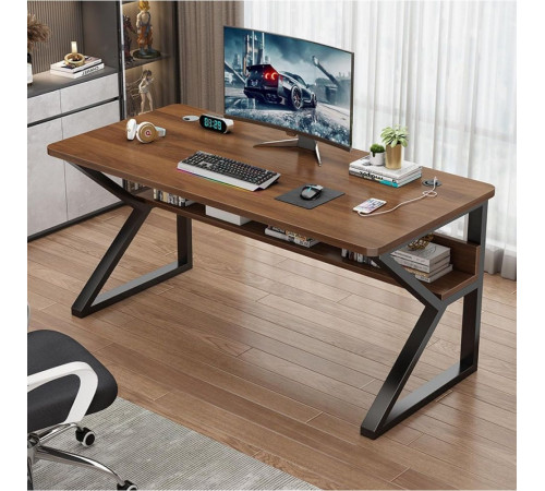 Компьютерный стол с металлическими ножками