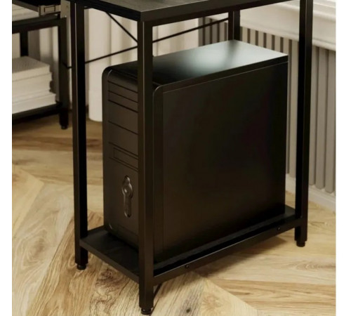 Компьютерный стол на металлической основе