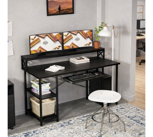 Компьютерный стол на металлической основе