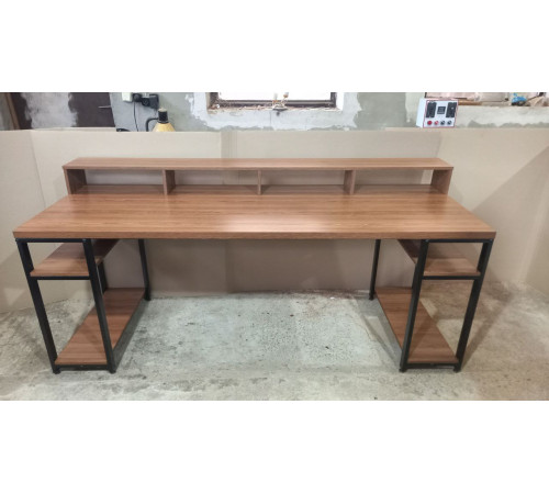 Компьютерный стол с полкой под монитор и 4 открытыми полками