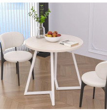 Невеликий круглий обідній стіл на 4 особи