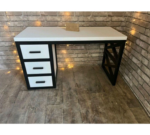 Письменный стол