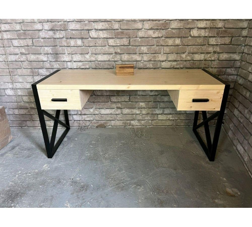 Письменный стол