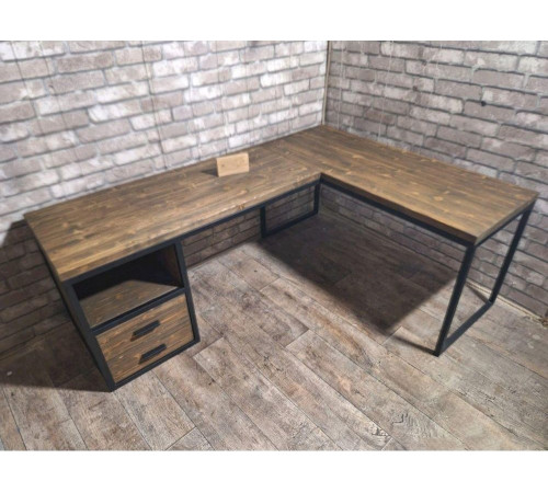 Письменный стол с выдвижными ящиками