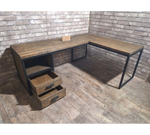 Письменный стол с выдвижными ящиками