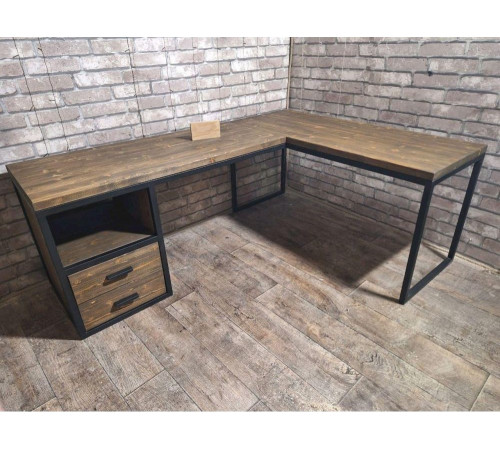 Письменный стол с выдвижными ящиками