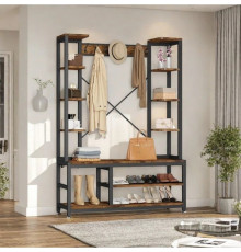 Прихожая со скамейкой и местом для хранения обуви