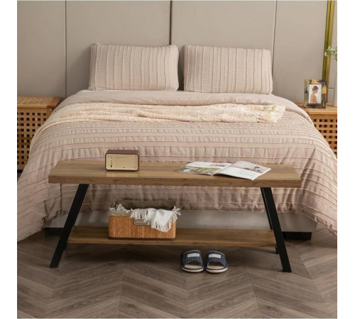 Скамейка для обуви в помещении.