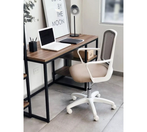 Стол домашний с двумя полками – 135×60×76 см.