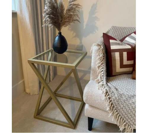 Приставной журнальный столик MSMLOFT — металлический каркас и стекло.