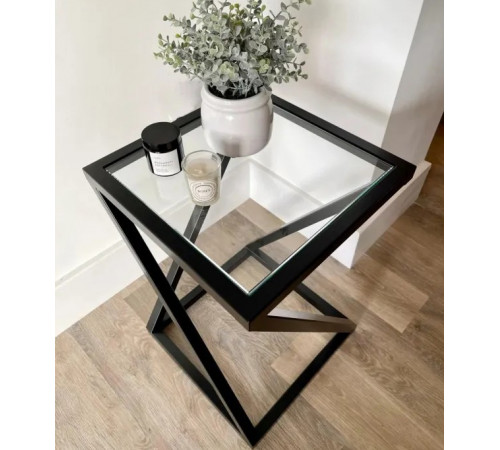 Приставной журнальный столик MSMLOFT — металлический каркас и стекло.