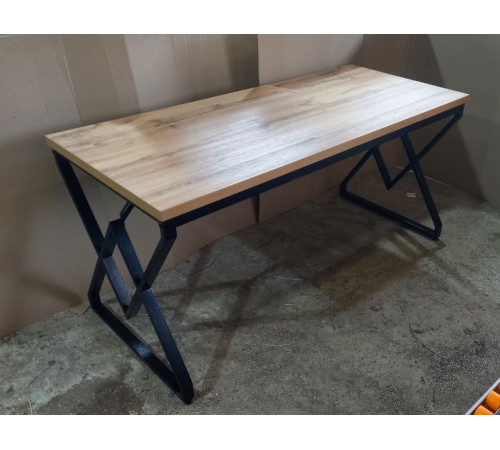 Стол для дома – универсальный рабочий стол.