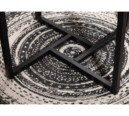 Стол на 5 человек 80×80 для гостиной