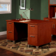 Стіл письмовий Somerset Double Pedestal Executive Desk — ідеальне рішення для домашнього офісу та кабінету