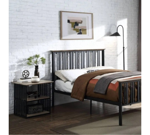 Стильная лофт-тумба с металлическим каркасом.